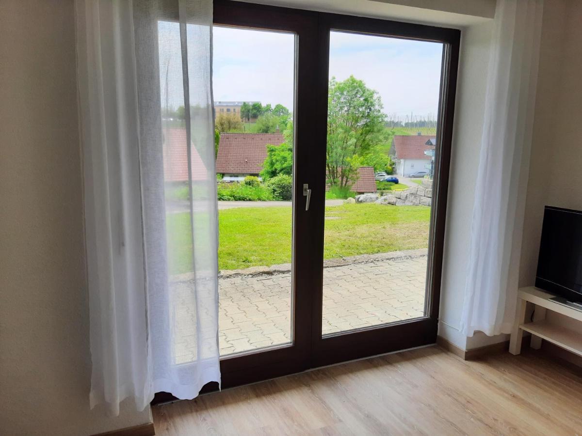 Moderne Wohnung Im Grunen Mit Schoner Terasse 泰特南 外观 照片
